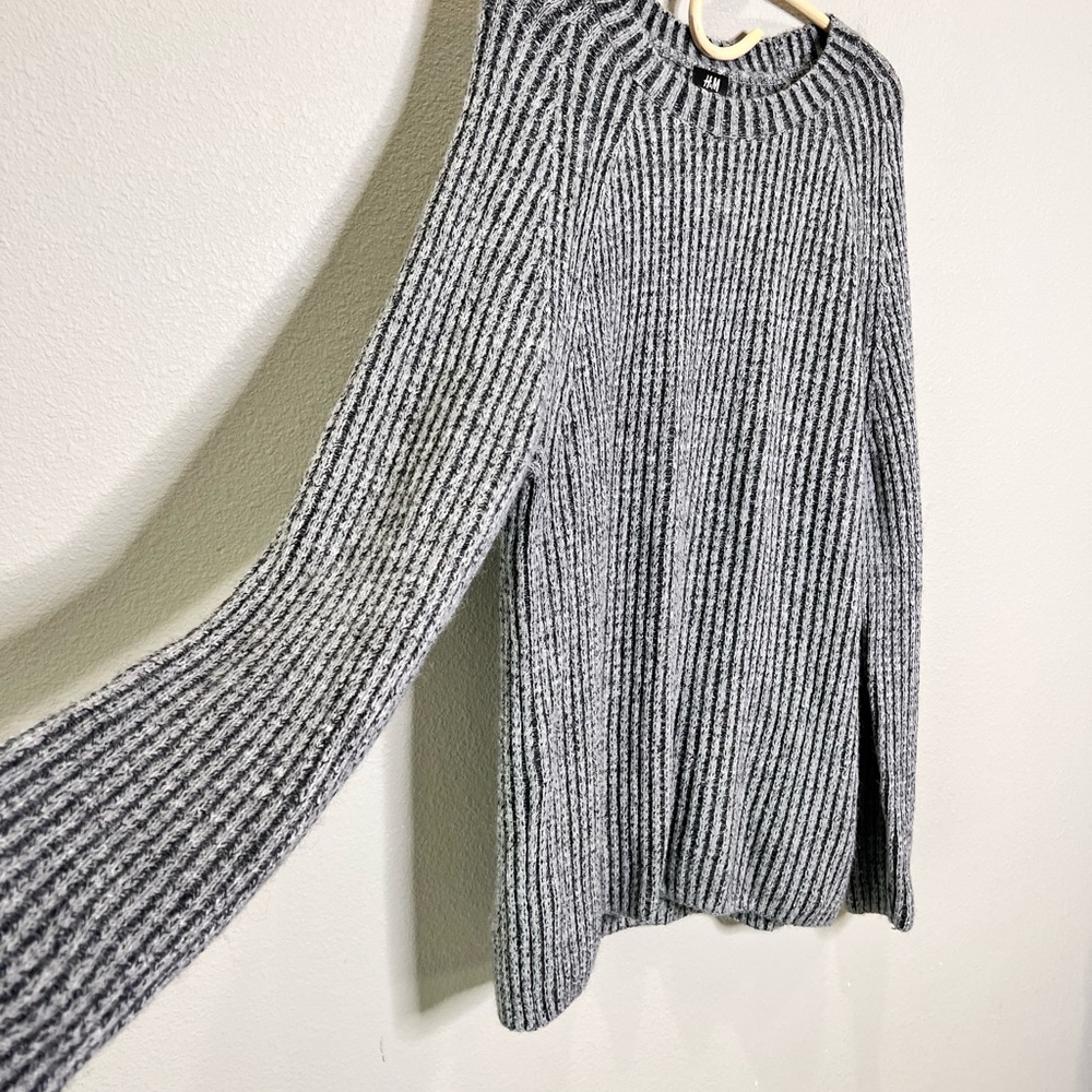 H&M Gray Ribbed Crew Neck Sweater - Picture 4 of 11